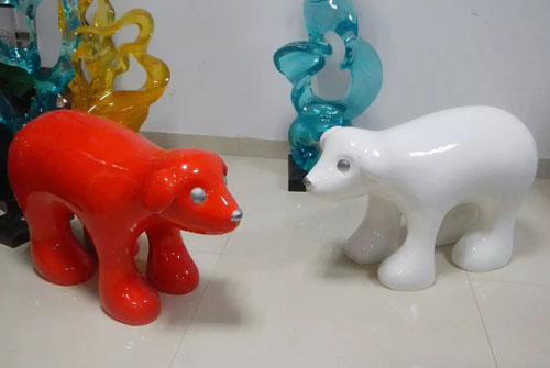 玻璃钢小(xiǎo)北极熊雕塑