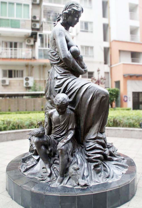 玻璃钢人物(wù)广场肖像雕塑
