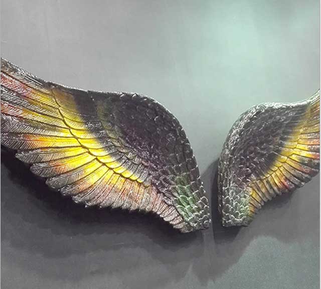 玻璃钢翅膀造型雕塑