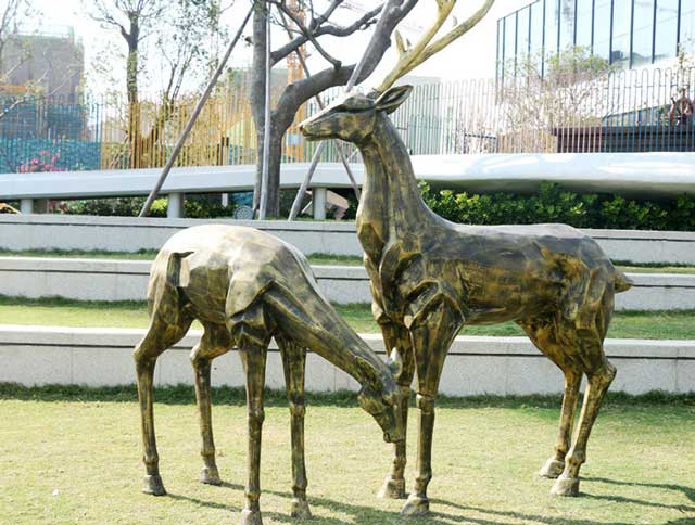 玻璃钢仿铜鹿雕塑